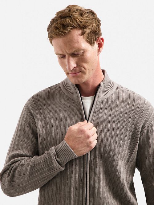 No Excess-Strickjacke Knitted Structure Clay Model / Voorkant