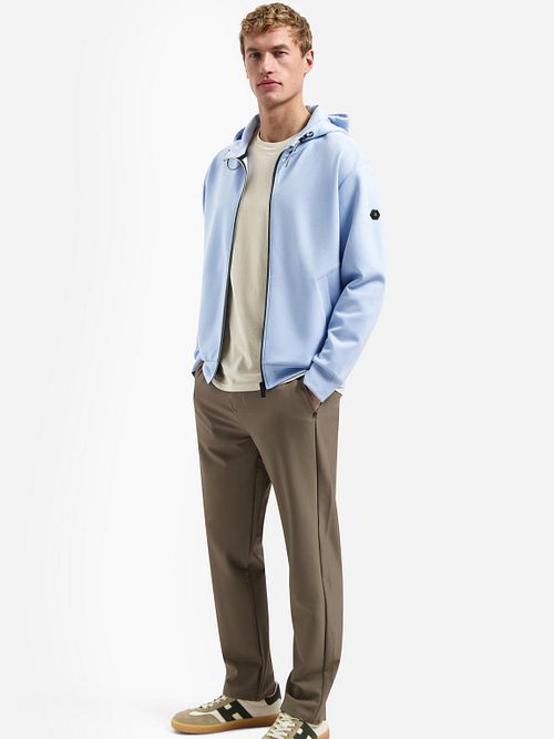 No Excess-Strickjacke Interlock Hellblau Model / Voorkant