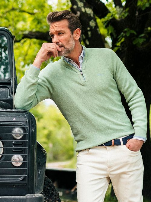 NZA Half Zip Trui Ralph Lichtgroen Model / Sfeerbeeld