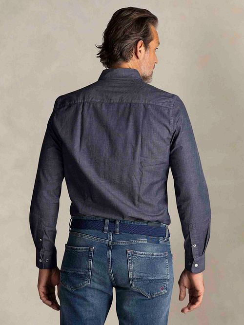 NZA Shirt James Twill Melange Marine Model / Achterkant