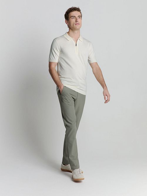 No Excess Half Zip Poloshirt Off White Model / Voorkant