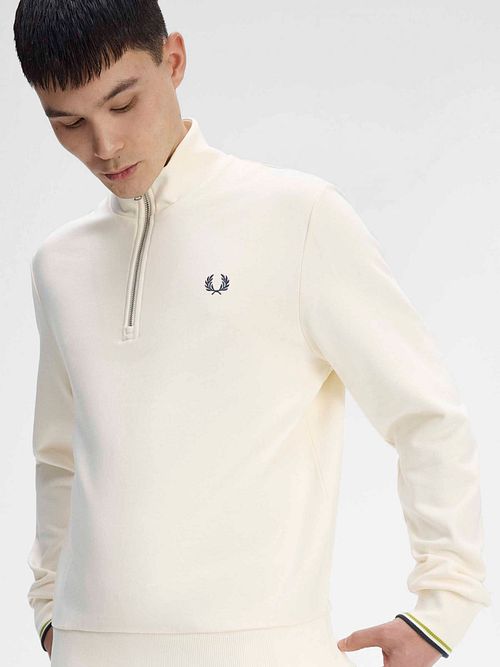 Fred Perry Half Zip Trui Ecru 46A Model / Voorkant