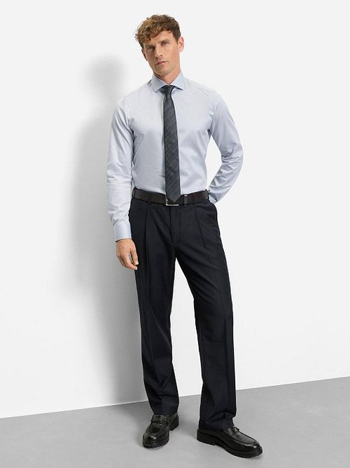 OLYMP Level 5 Skjorta Twill Silver Model / Voorkant