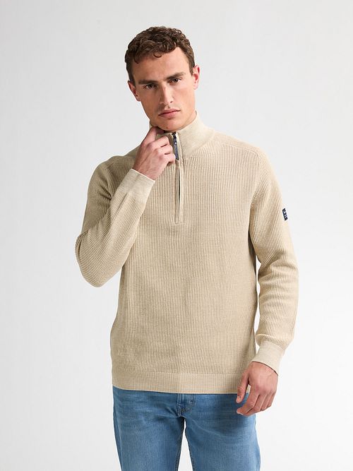 Petrol Knitted Half-Zip Sweater Nashville Beige Model / Voorkant