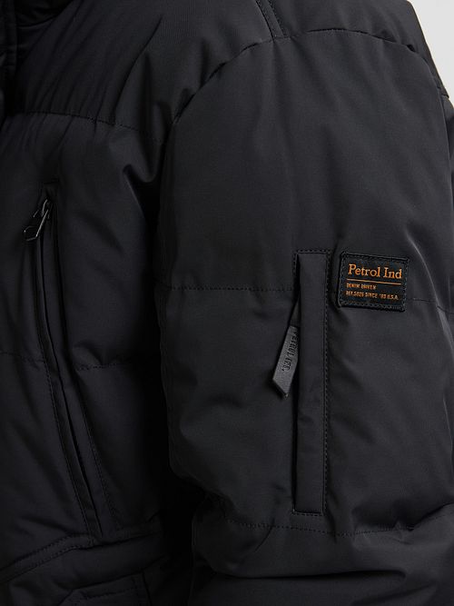 Petrol Parka Vermont Schwarz Model / Detail