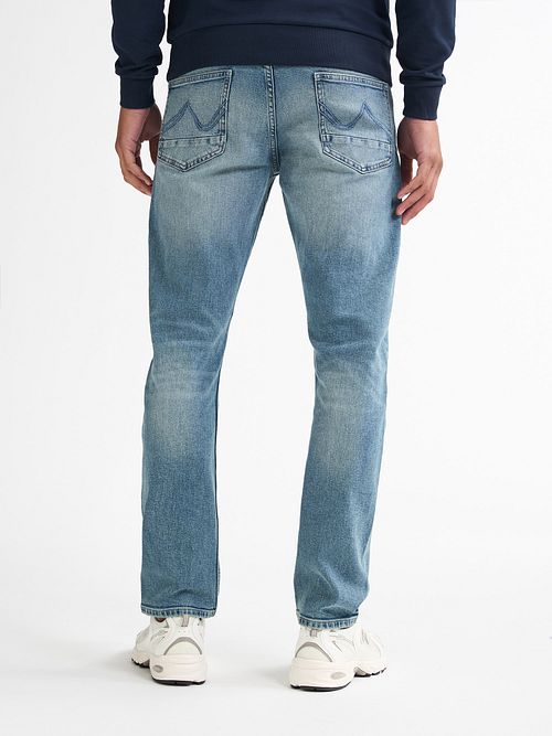 Jeansy Petrol Straling w kolorze Indigo Blue Model / Achterkant
