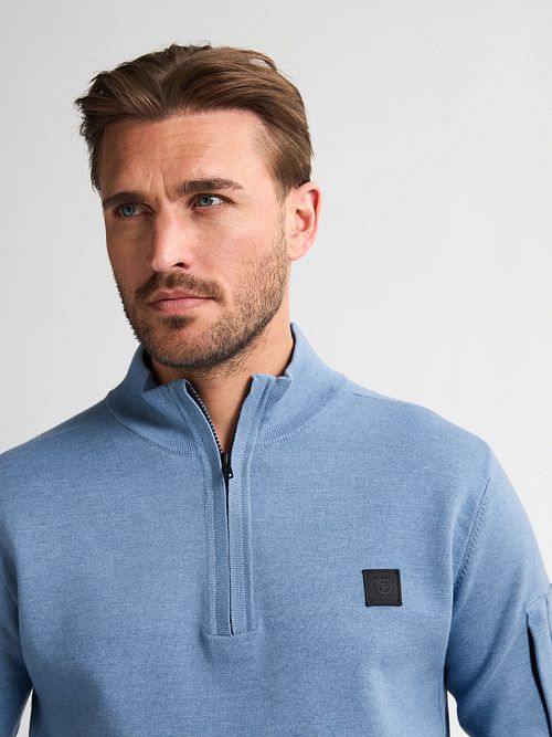 Petrol Half-Zip Tröja i Aspen Blue Model / Detail