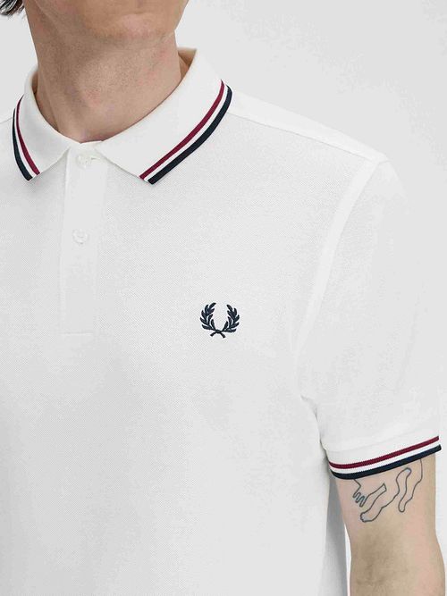 Polo Fred Perry M3600 w kolorze off white T60 Model / Detail