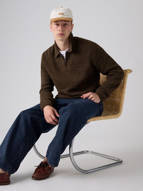 Polo Levi's de manga larga en marrón con media cremallera Model / Voorkant