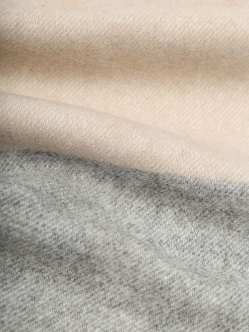 Sciarpa Profuomo in lana d’agnello grigio beige Product / Detail