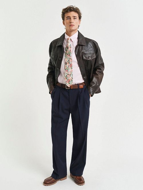 Gant Poplin Banker Chemise Rayures Rose Clair Model / Voorkant