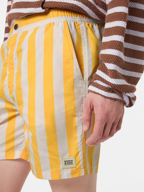 Scotch & Soda Zwembroek Strepen Geel Model / Detail