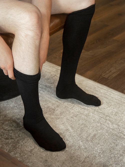 SO-kneemodel-merino-Black