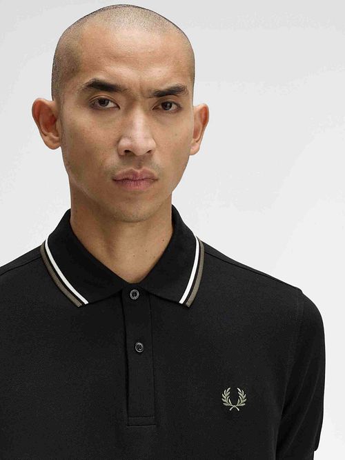 Fred Perry Polo Twin Tipped M3600 Sort W54 Model / Detail