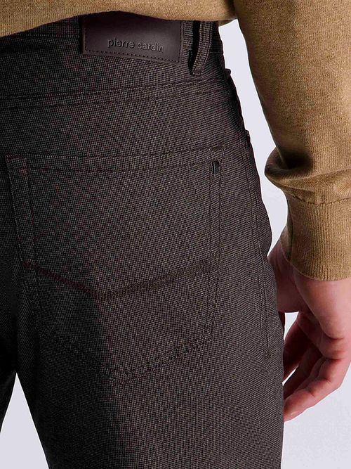 Spodnie Pierre Cardin Lyon Tapered Print brązowe Model / Detail