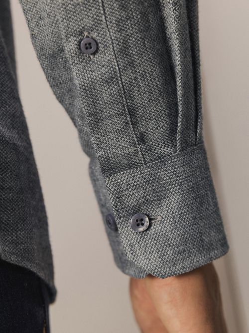 State Of Art Knitted Oxford Hemd Grijs Model / Detail