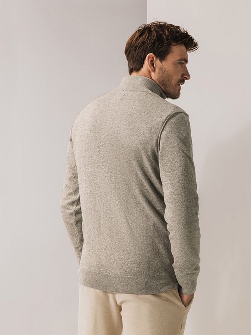 State Of Art maglia melange taupe in misto lana con mezza zip Model / Achterkant