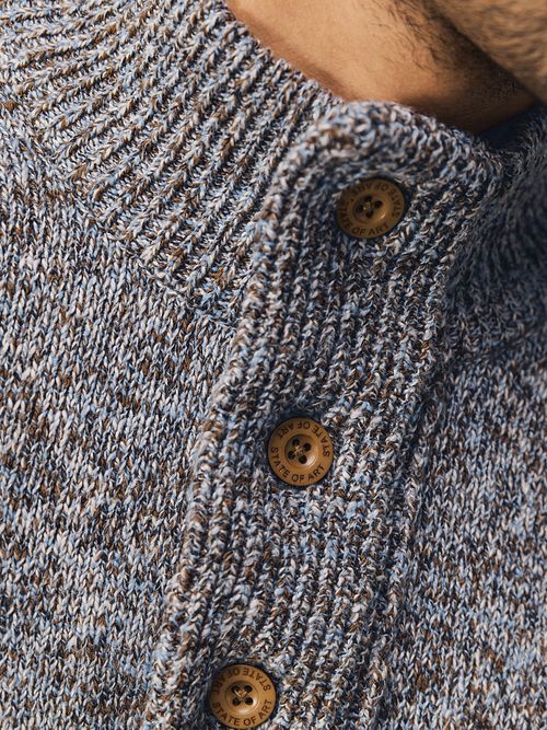State Of Art Mocker Pullover Melange Blau Model / Detail