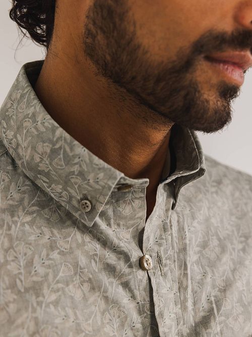 State Of Art Short Sleeve Overhemd Leafs Beige Model / Detail