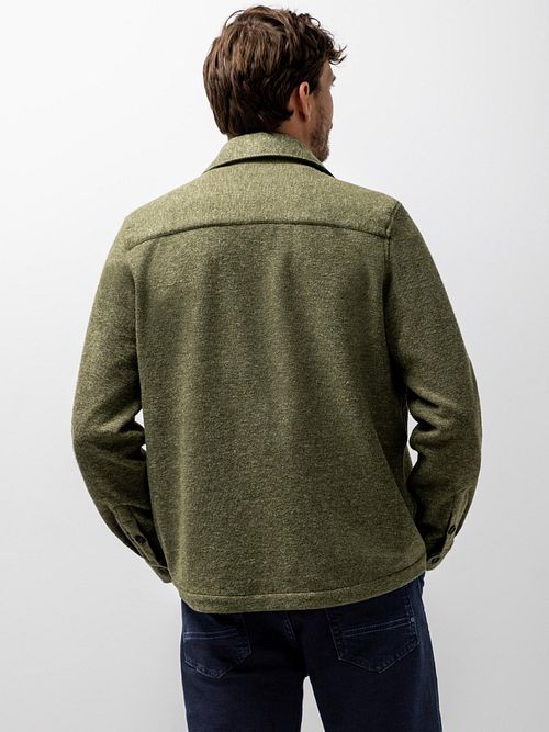 State of Art Overshirt Twill Moss Green Model / Achterkant