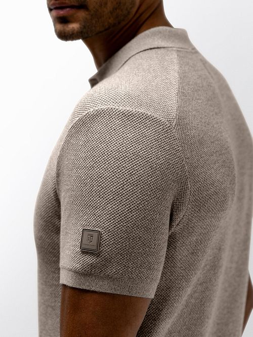 State of Art Knitted Polo Beige Model / Detail