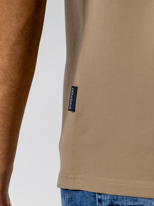 State of Art Polo Shirt Piqué Beige Model / Detail