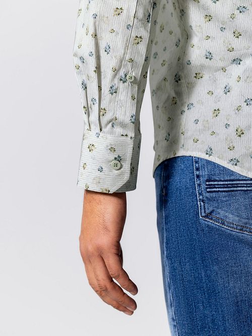State of Art Shirt Flower Print White Model / Detail