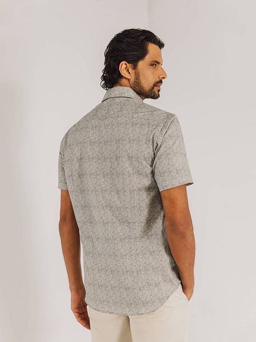 State Of Art Short Sleeve Shirt Leafs Beige Model / Achterkant