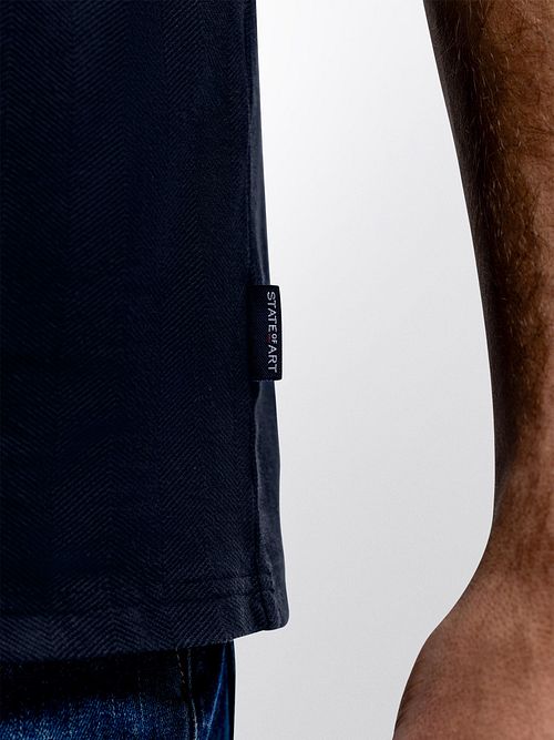 State of Art T-shirt Sildebensmønster Mørkeblå Model / Detail