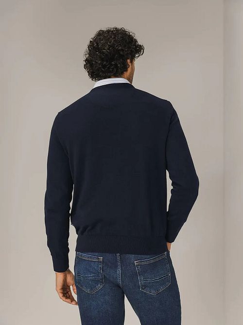 State Of Art Trøje V-Neck Blå Model / Achterkant