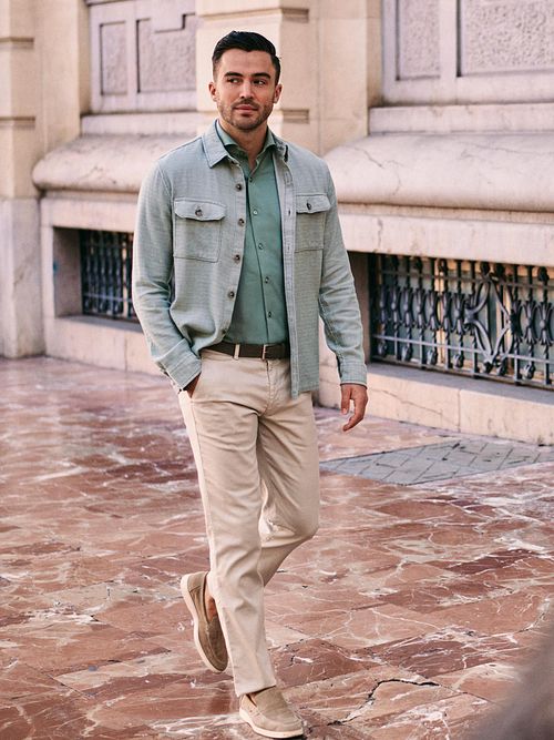 Suitable Erik Camisa Elegante Sorona Groen Model / Sfeerbeeld
