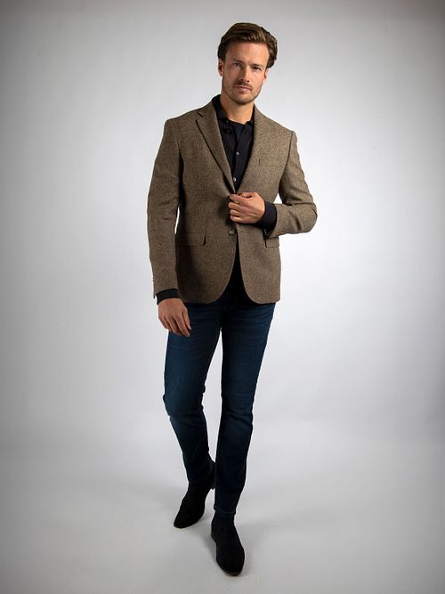 Suitable Colbert Herringbone Merino Wool Lysebrun Model / Voorkant