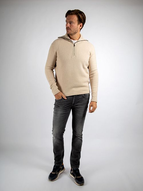 Suitable Deep Zip Pullover Boiled Wool Ecru Model / Voorkant