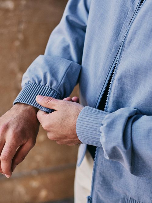 Suitable Bomber Blue Model / Sfeerbeeld