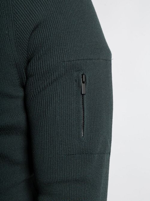 Suitable Half Zip Pullover Tias Cooldry Knit Moss Green Model / Detail