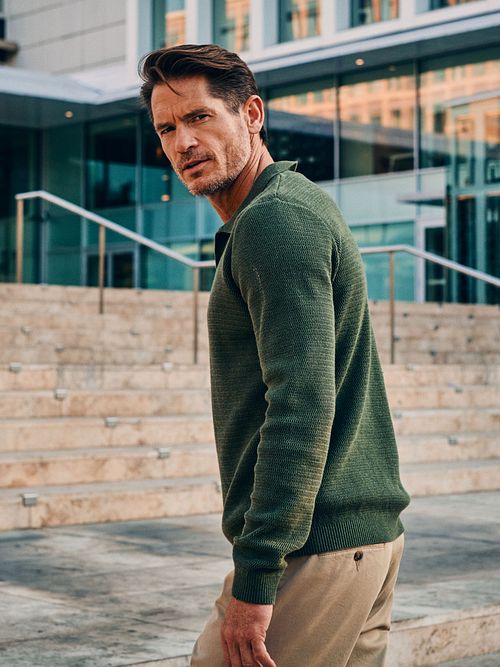 Suitable Pullover Riva Structure Melange Green Model / Sfeerbeeld