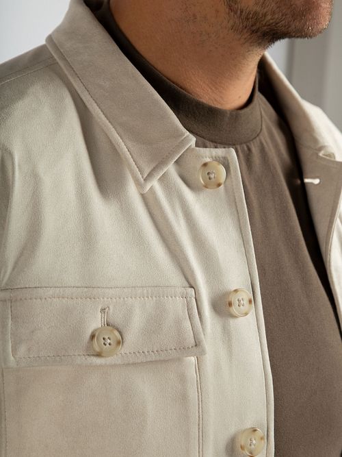 Suitable Pasetta Overshirt Råhvit Model / Detail