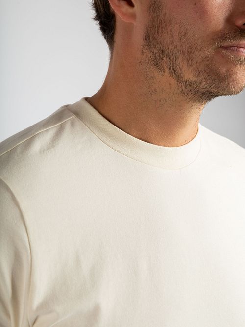 Suitable Respect T-shirt Hi Ecru Model / Detail