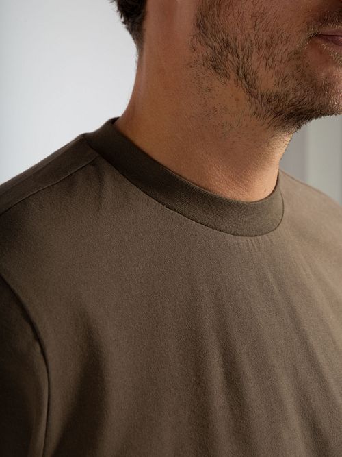 Suitable Respect T-skjorte Hi Taupe Model / Detail