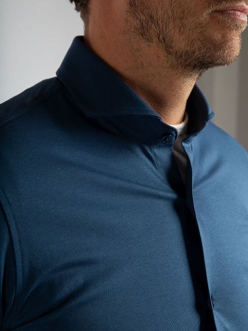 Suitable Sorona Hemd Denim Blau Model / Detail