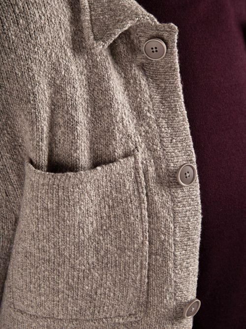 Suitable Strickjacke Boiled Wool Taupe Model / Detail