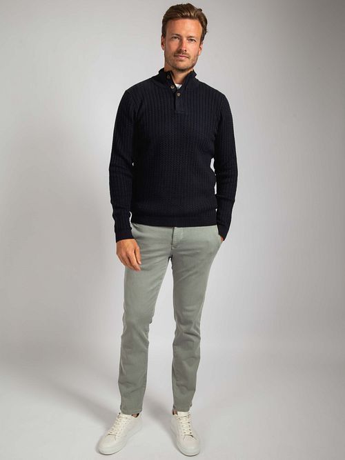 Sweter Suitable Camock w kolorze granatowym Model / Voorkant