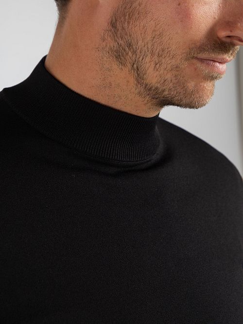 Suitable Trøje Cooldry Knit Turtleneck Sort Model / Detail