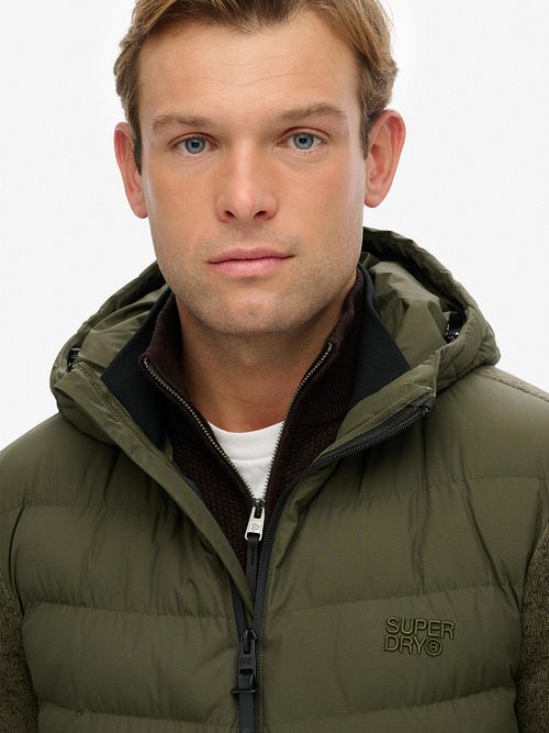Superdry Hooded Storm Jacke Oliv Model / Voorkant