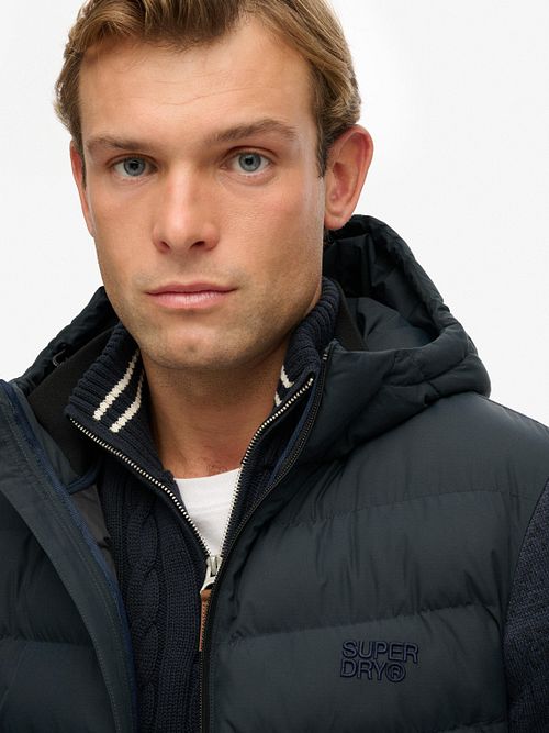 Superdry Kapuzenjacke Storm Blau Model / Voorkant