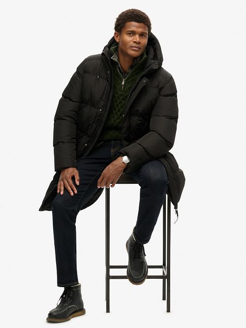 Superdry lång dunjacka med huva svart Model / Voorkant