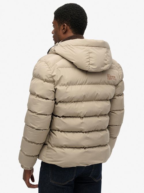 Superdry Piumino con cappuccio greige Model / Achterkant