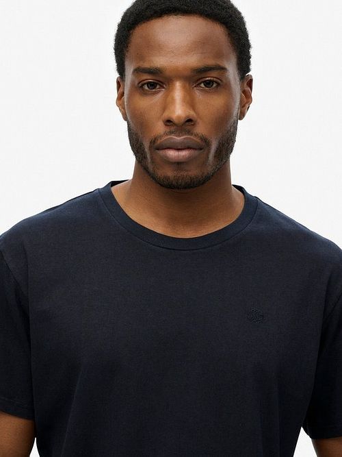 Superdry T-shirt Essentials Relaxed Donkerblauw Model / Voorkant