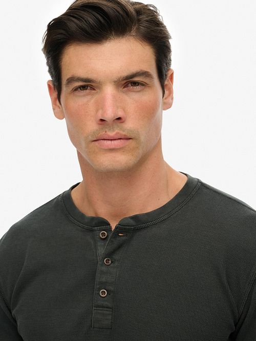Superdry Trui Henley Waffle Washed Antraciet Model / Voorkant
