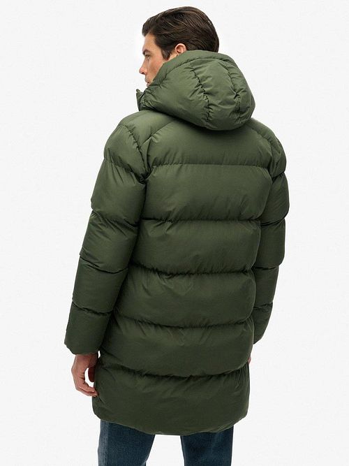 Superdry Veste Bouffante Long Hooded Vert Mousse Model / Achterkant